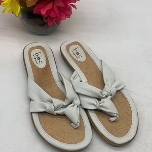 b.o.c White Thong Sandals Size 10 FFT5071C